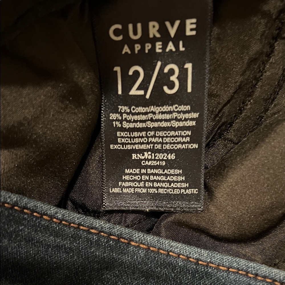 Women's Cropped Jeans in Dark Blue - Picture 3 of 3